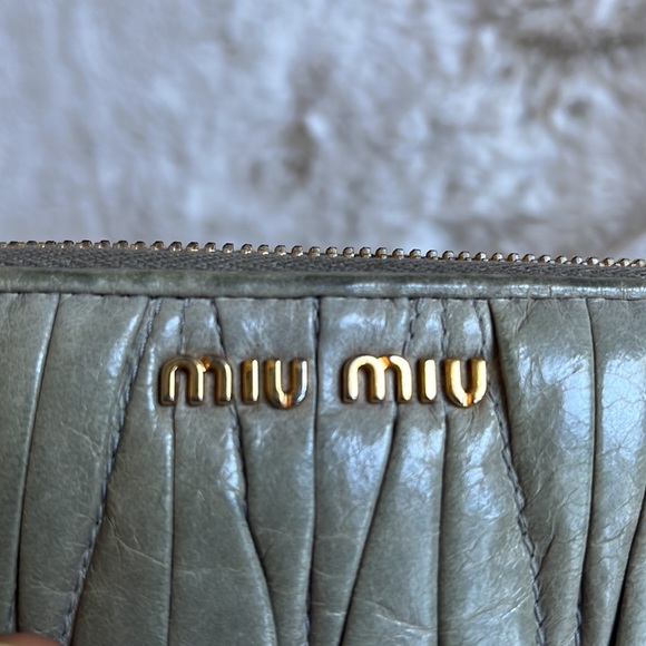 Miu Miu Matelasse Half Zip Long Wallet in Light Gray - Picture 2 of 15